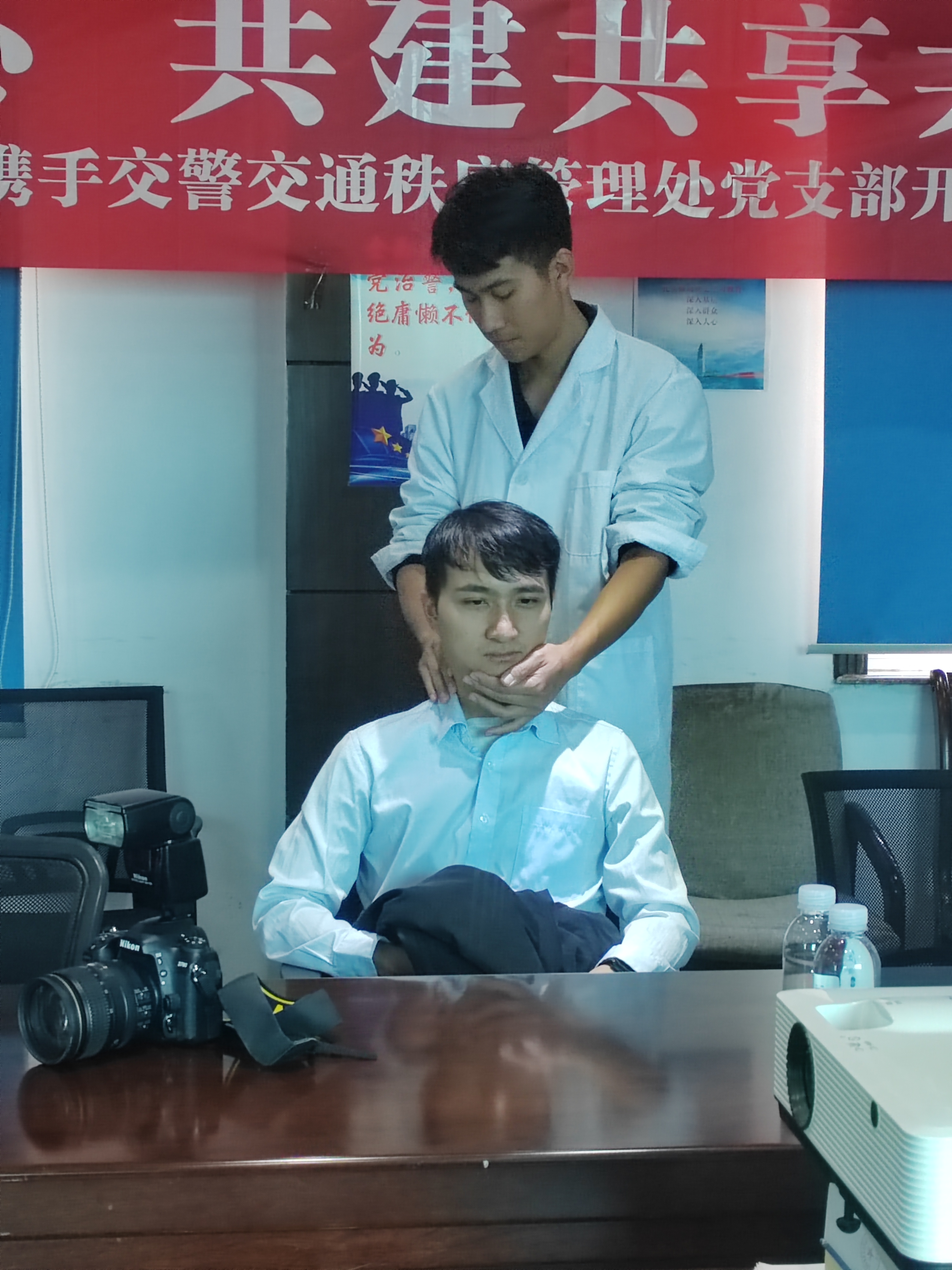 我为群众办实事/云南经济管理学院医学院康复系党支部开展“共联共建促发展,义诊服务送温暖”活动 第 3 张 我为群众办实事/云南经济管理学院医学院康复系党支部开展“共联共建促发展,义诊服务送温暖”活动 第 3 张