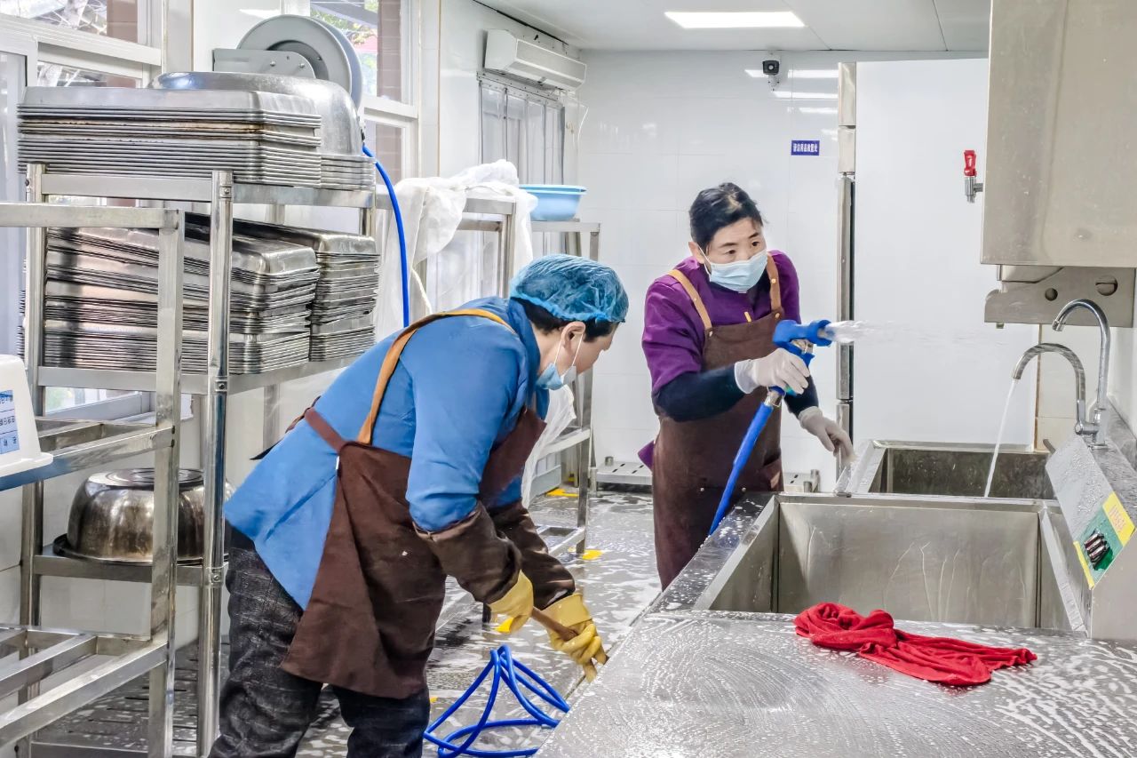 云南经济管理学院春季学期开学! 第 33 张 云南经济管理学院春季学期开学! 第 33 张