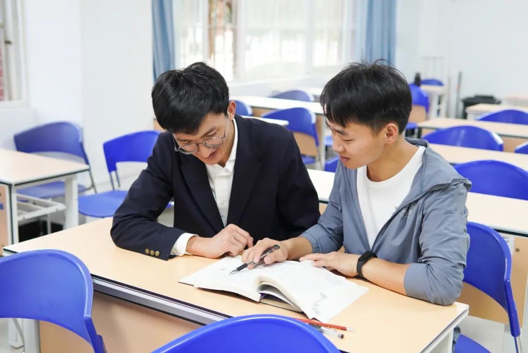 云经管学子登上《人民日报》!还成功上岸省考公务员! 第 3 张 云经管学子登上《人民日报》!还成功上岸省考公务员! 第 3 张