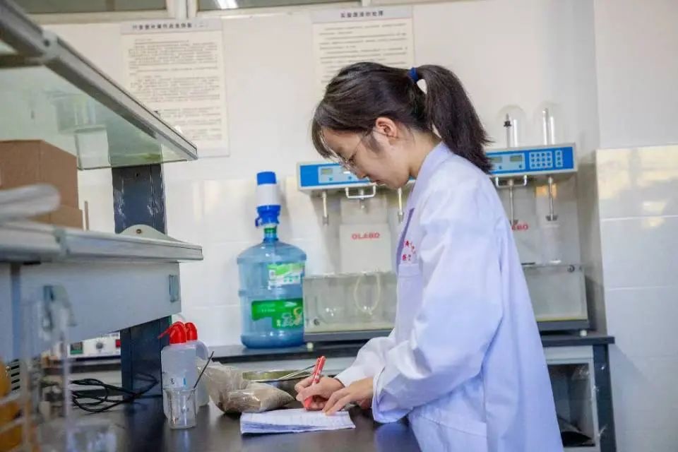 “偏要考上!”她做到了‼️ 第 4 张 “偏要考上!”她做到了‼️ 第 4 张