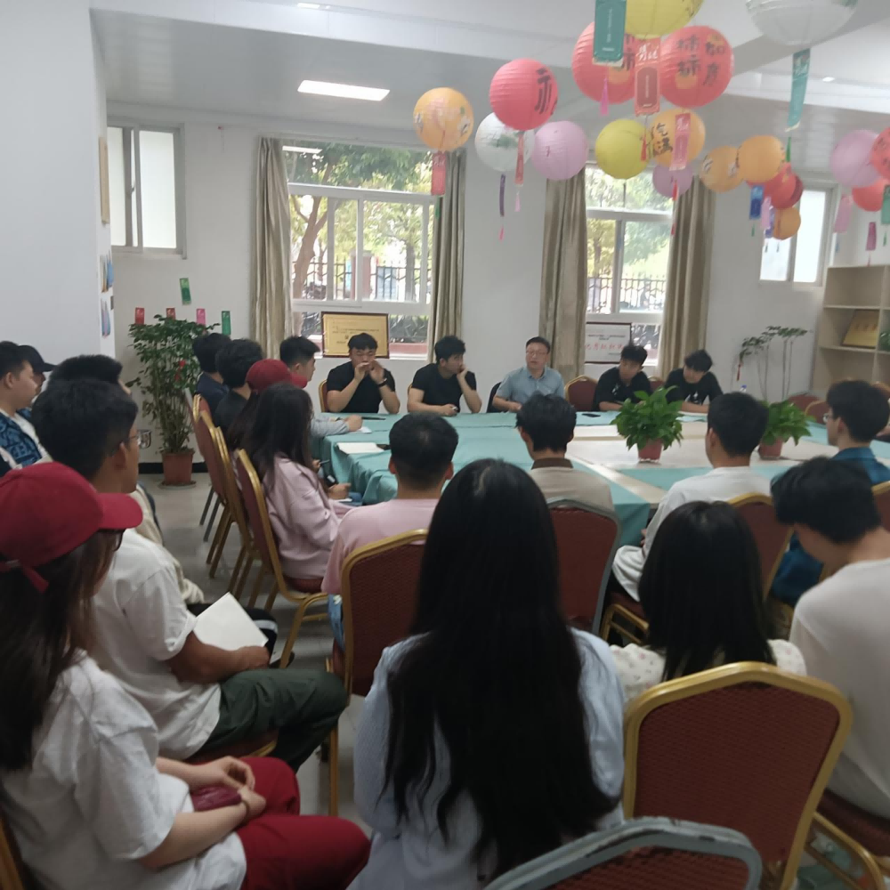 【信智社区】携手共进 谋远共赢——2025年4月份学生骨干会议召开 第 1 张