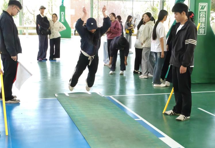 绿茵逐梦，医心启航 ——云南经济管理学院运动会开幕式暨首日赛事精彩速递 第 19 张