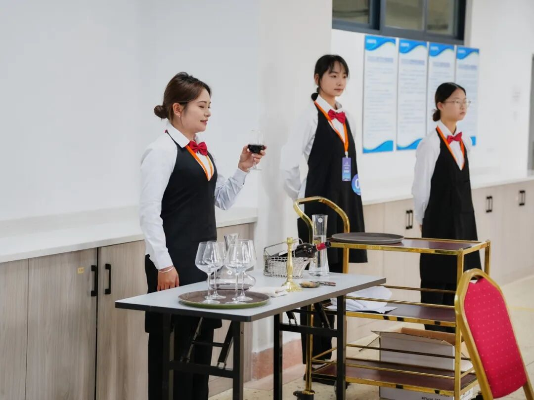 全国两会，云经管学子在现场！ 第 9 张